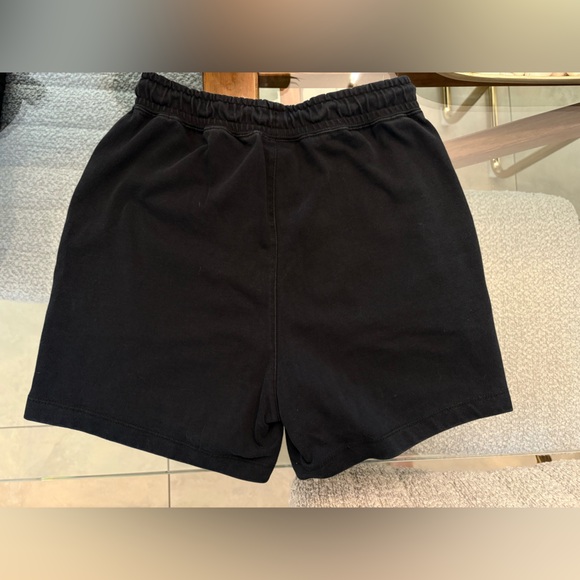 Nike Black Athletic Shorts - Picture 2 of 4